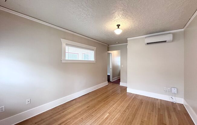 Beautiful Vintage 1 BR!