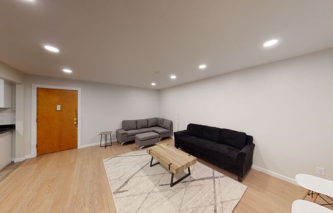 2 beds, 1 bath, 759 sqft, $2,250, Unit 305