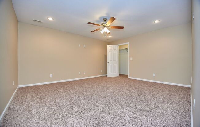 4 beds, 3.5 baths, 3,100 sqft, $2,275, Unit 307