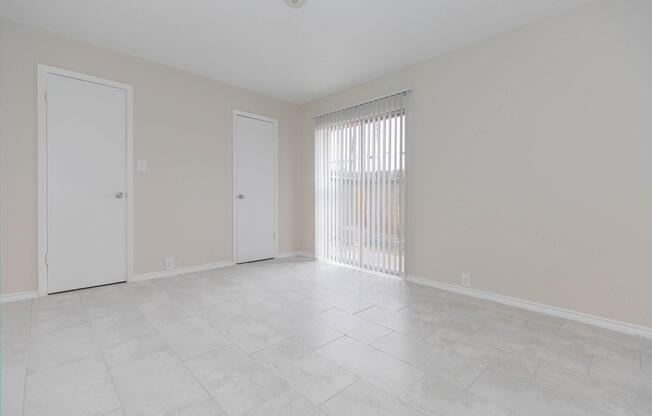 1 bed, 1 bath, 731 sqft, $999