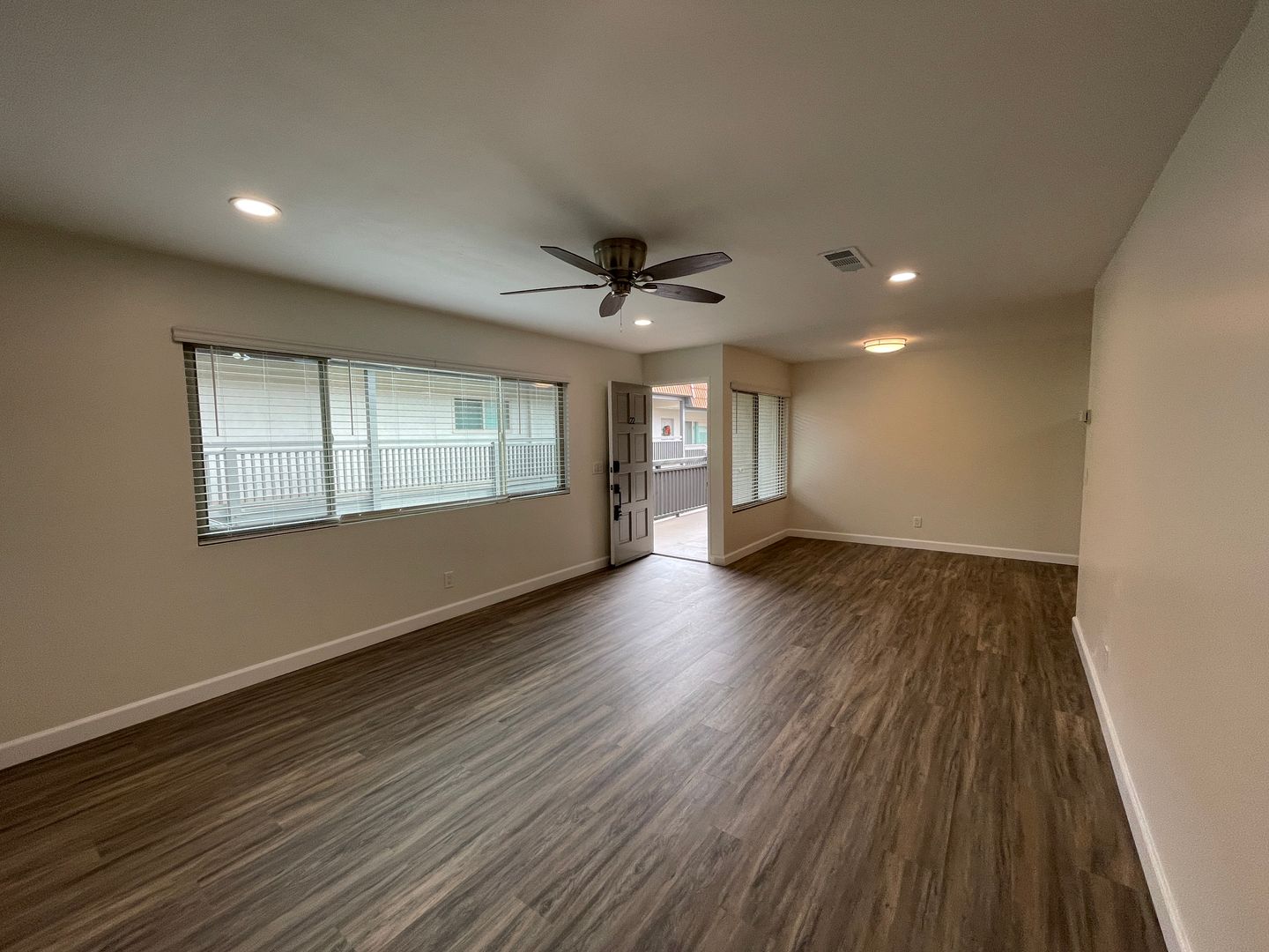 El Camino Grove Apartment Homes