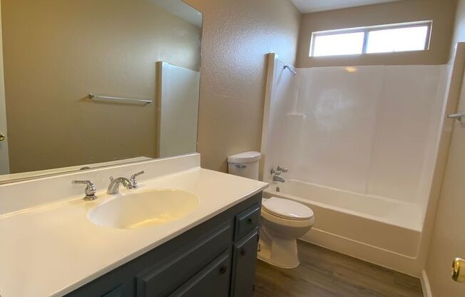 2 beds, 1 bath, 1,050 sqft, $1,895, Unit A