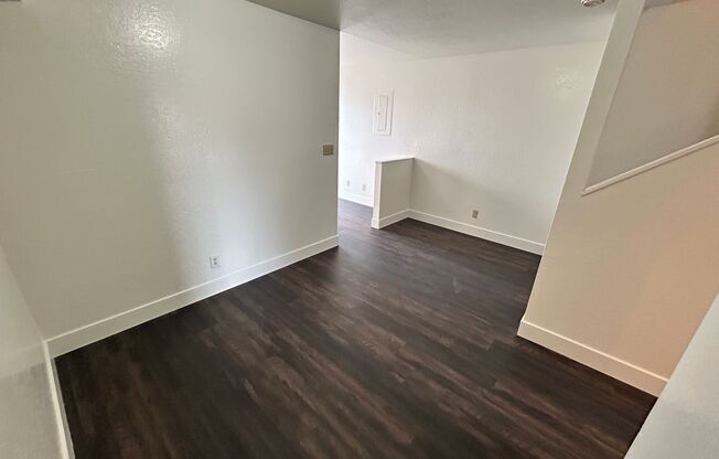 Spacious 2BD/2BA Spanish Style Townhome in Ocotillo Villas | Updated | No Carpet!