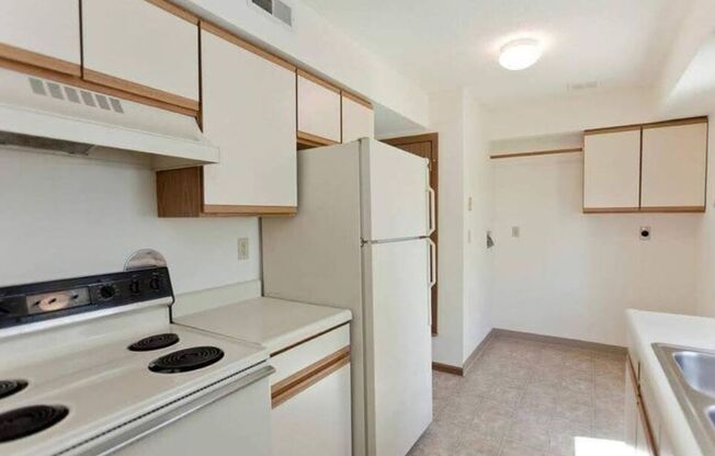 2 beds, 1.5 baths, 960 sqft, $1,020, Unit 581-4