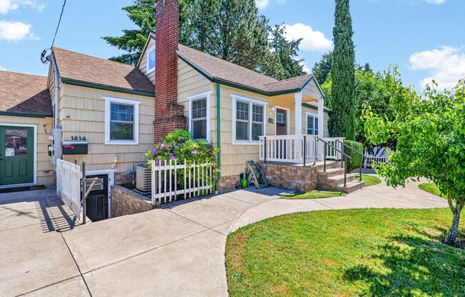 Spacious NE Portland Home with Central A/C, Finished Basement & Loft
