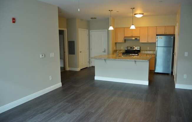 Renovated Parkside Commons Apartment Chelsea, MA
