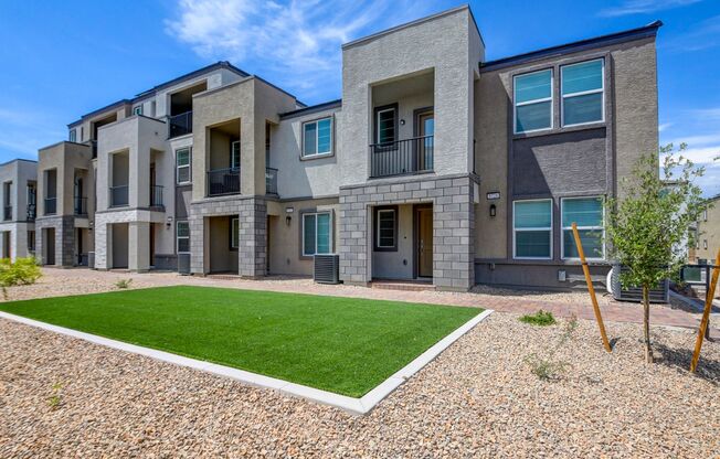 Bright, super energy-efficient 3-bed, 2-bath townhouse