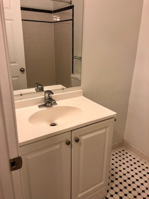 1 bed, 1 bath, $2,600, Unit 103