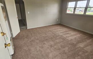 2 beds, 1 bath, $625, Unit 3