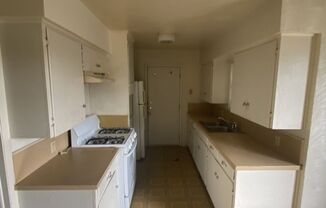 3 beds, 1 bath, $875