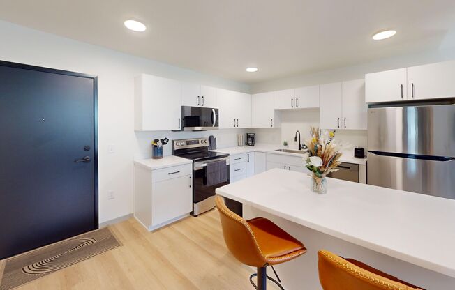 2 beds, 1 bath, 850 sqft, $1,145, Unit 1005-102 (Furnished)