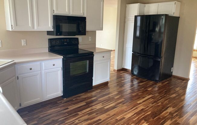 Spacious 3 Bedroom 2.5 Bath Home- Located in Ankeny