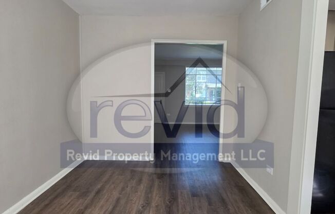 2 beds, 1 bath, 752 sqft, $995, Unit 1301-5