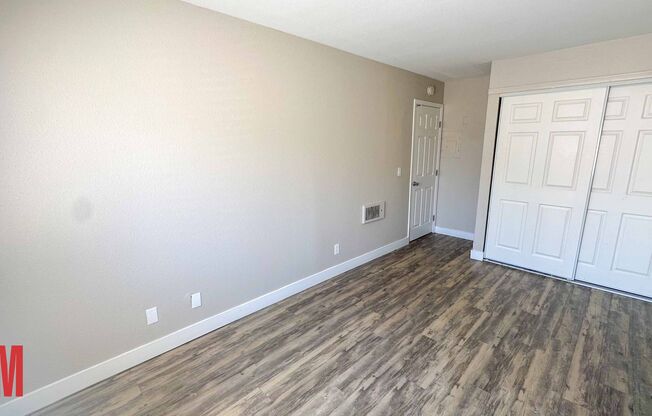 2 beds, 1 bath, $1,975, Unit 4968-01