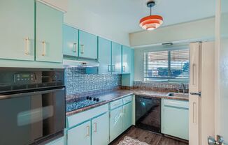 Ridge Manor – 3720 Yukon Ct, Wheat Ridge, CO