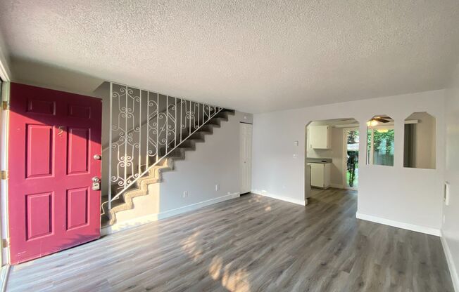 2 beds, 1 bath, 807 sqft, $1,695, Unit I5