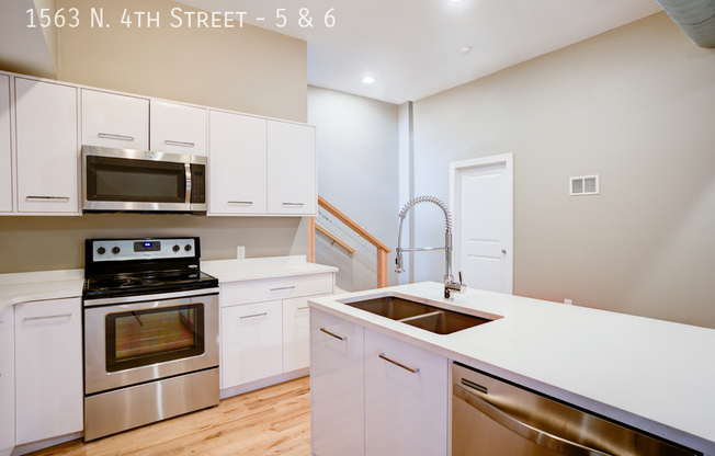 1563 N 4 ST