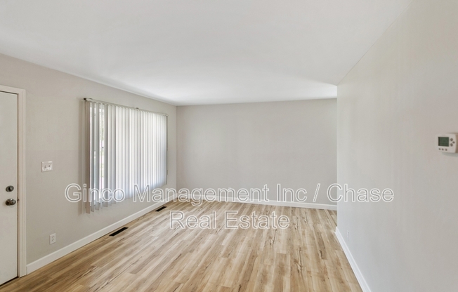 215 E MAXON LN