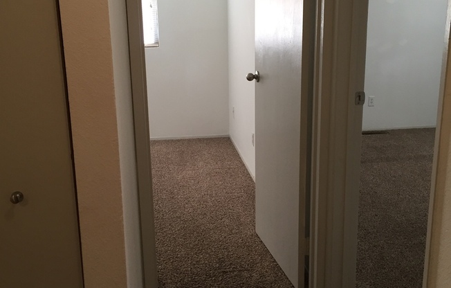 2 beds, 1 bath, 900 sqft, $1,250, Unit #202