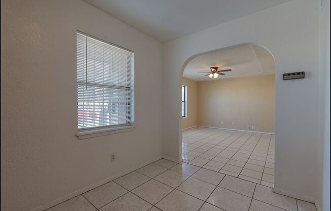 3 beds, 1 bath, $1,140