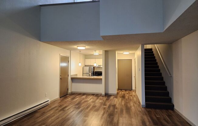 1 bed, 1 bath, 803 sqft, $1,695, Unit 253