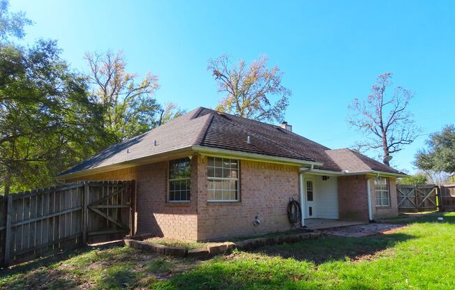 3 beds, 2 baths, $1,650