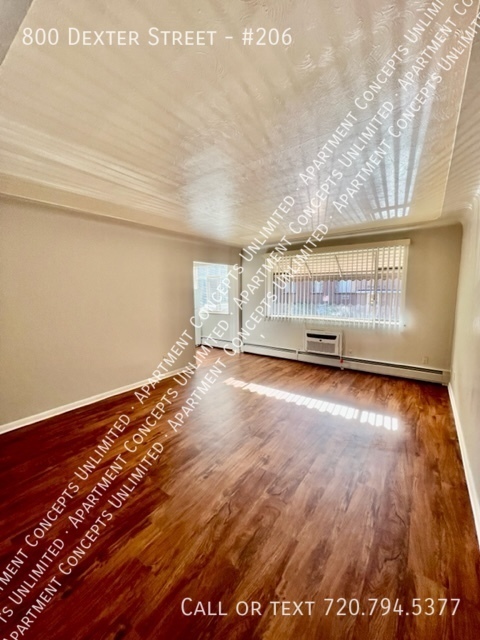 800 DEXTER ST