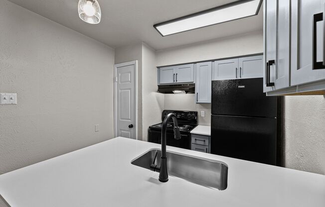 1 bed, 1 bath, 495 sqft, $800, Unit 214