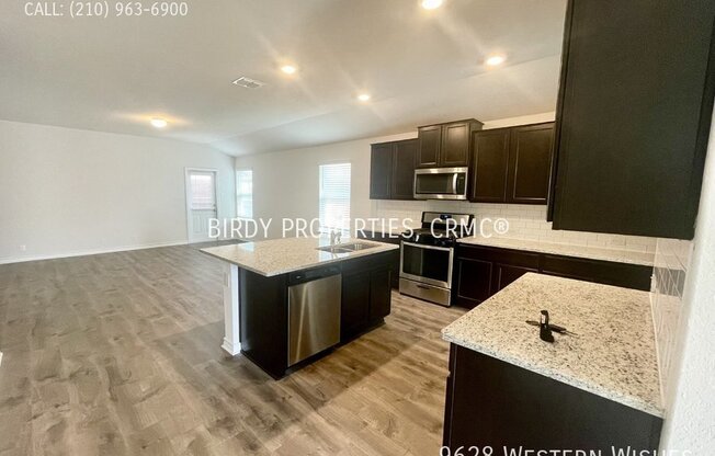 3 beds, 2 baths, 1,656 sqft, $1,950