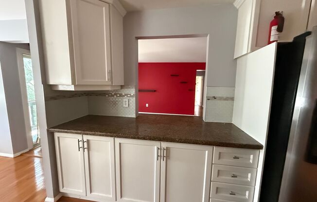 2 Bedroom, 1.5 Bath, Pet Friendly Gas Heat Outside porch