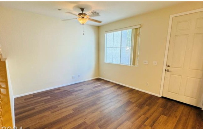 3 beds, 2 baths, $1,895, Unit UNIT 11102