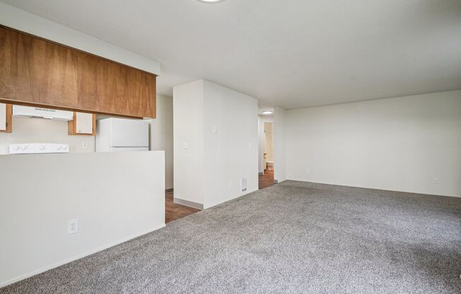 2 beds, 2 baths, 900 sqft, $1,695, Unit L090