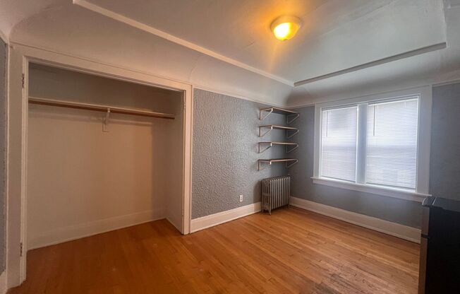 Studio, 1 bath, 250 sqft, $645, Unit 24