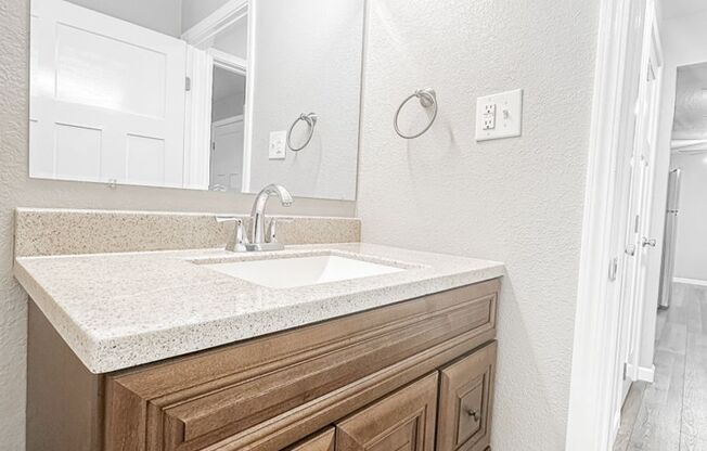 1 bed, 1 bath, 720 sqft, $1,100, Unit SC877