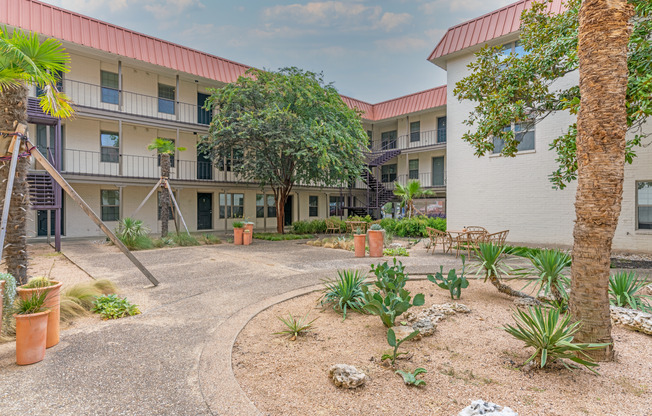 1 bed, 1 bath, 650 sqft, $1,225