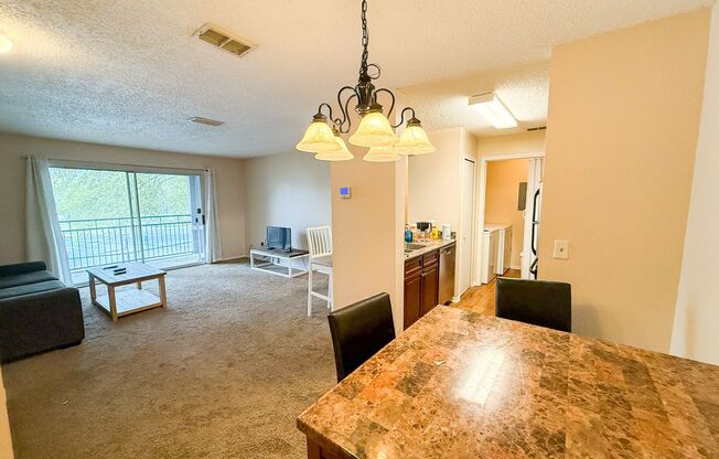 2 beds, 2 baths, $1,400, Unit Unit 924