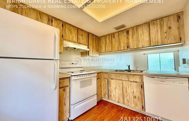 5024 TERRACE PALMS CIR