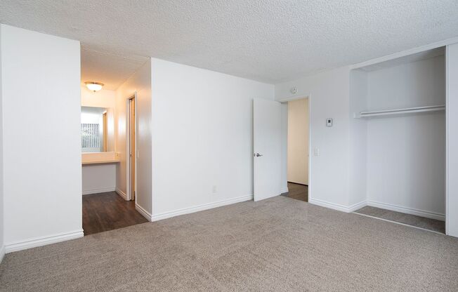 2 beds, 2 baths, 1,057 sqft, $3,095, Unit 212