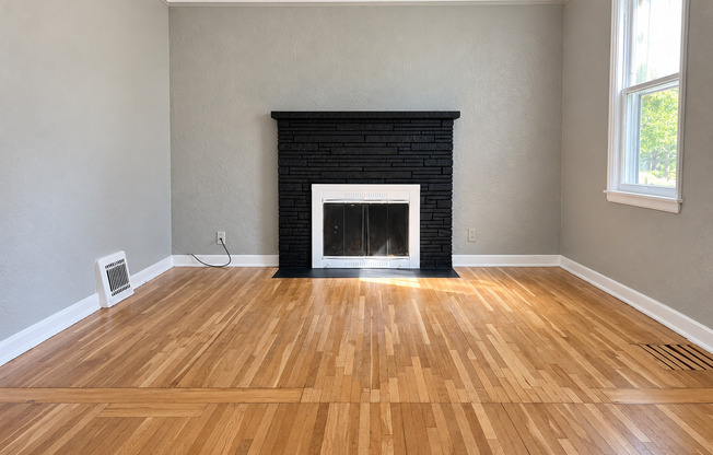 Wonderful 3 Bedroom 1 Bathroom Home in Minneapolis!