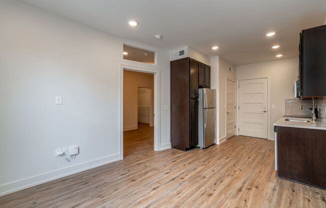 Studio, 1 bath, $1,315, Unit 1050 N 4th St. Apt. 307