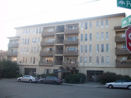 Studio, 1 bath, 418 sqft, $1,495, Unit 105