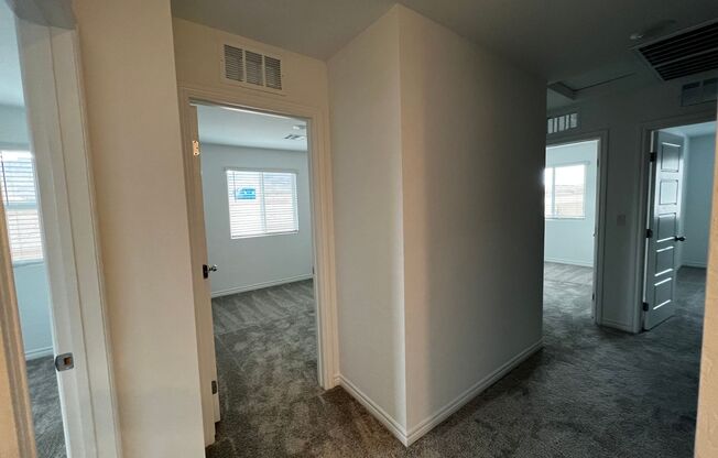 4 beds, 2.5 baths, $1,995, Unit 1