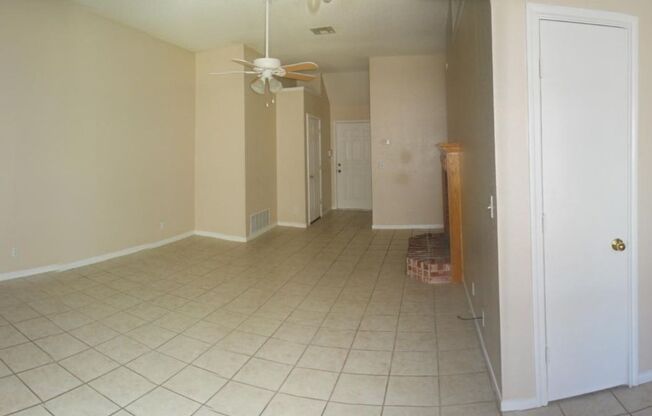 3 beds, 2 baths, $1,295