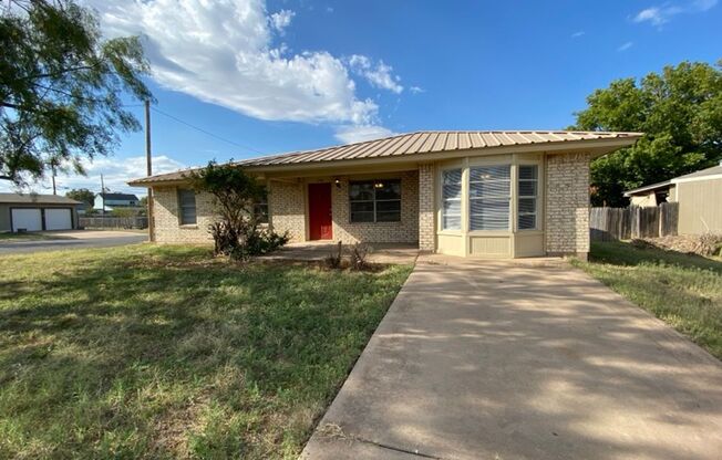 NEWLY UPDATED HOUSE! Spacious 4 bedroom 2 Bath Home!