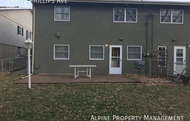 2 beds, 1.5 baths, 1,300 sqft, $1,195