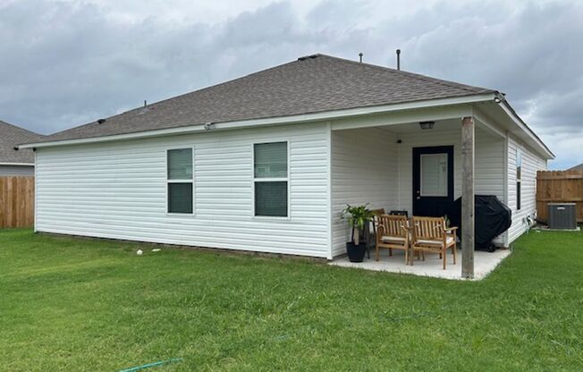 3 beds, 2 baths, $1,900