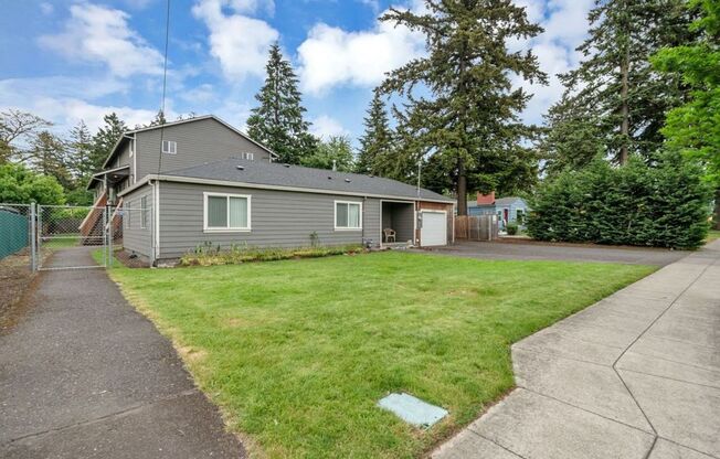 3 bedroom 2 bath House with fenced yard!