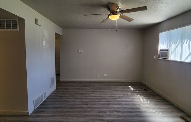 2 beds, 1 bath, 800 sqft, $1,295, Unit #40