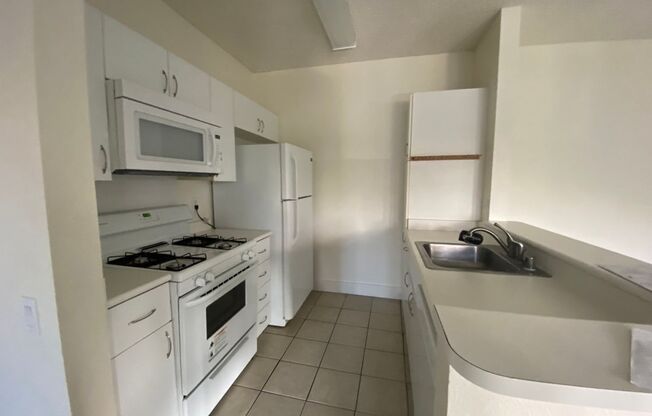 2 beds, 2 baths, $2,400