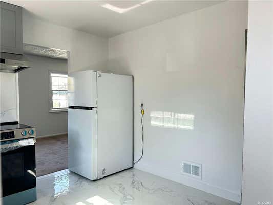 3 beds, 2 baths, 1,560 sqft, $2,900, Unit 2FL